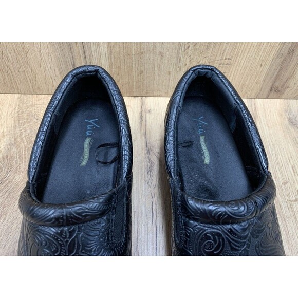 Yuu Bathanee Clog Shoes Women's Size 8.5 M Black Embossed Flower Slip On Nurse - Picture 8 of 16